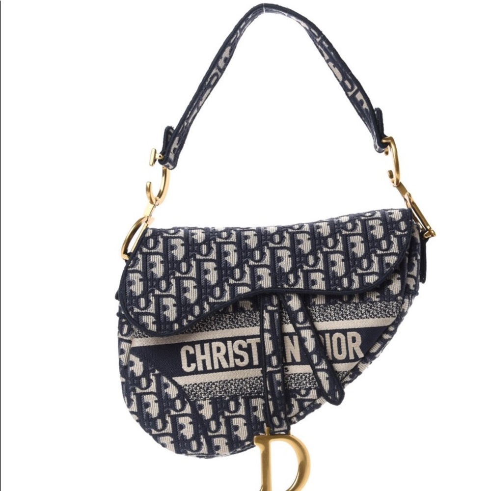 CHRISTIAN DIOR
